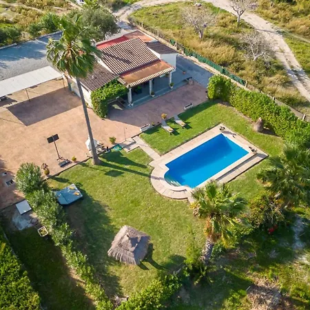 Pancho - Large Garden Holiday home